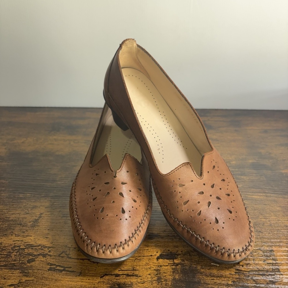 SAS‎ Sonyo Heel Pumps Womens 7.5 WW Brown Perforated Cushion Comfort USA